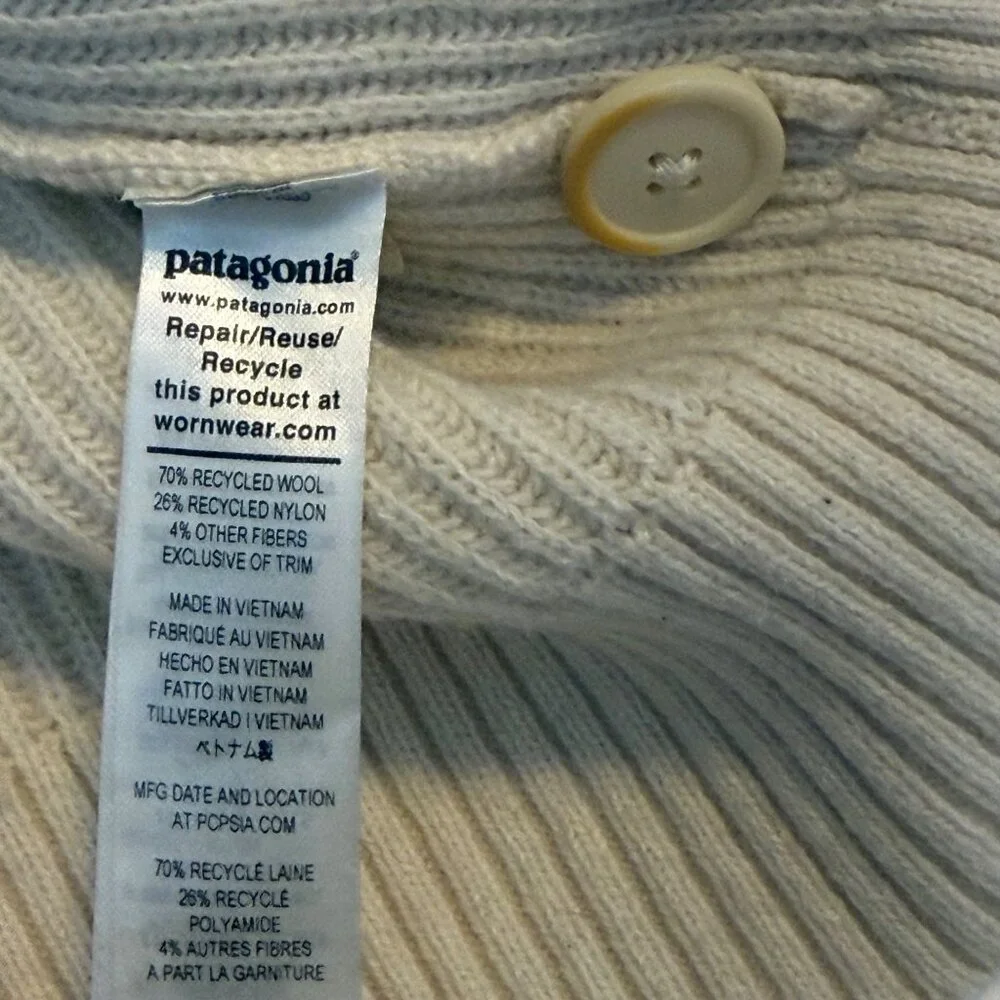 SIZE SMALL Patagonia Wornwear Recycled Wool Cream Button Front VNeck Cardigan - Picture 10 of 11